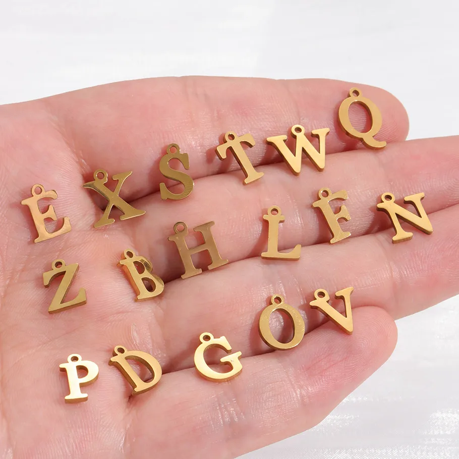 Echt vergoldeter Anhänger mit englischen Buchstaben, kleine A-Z Initialen-Charms für Schmuckherstellung, DIY-Namensanhänger aus Edelstahl, Geschenk. – Detail 1