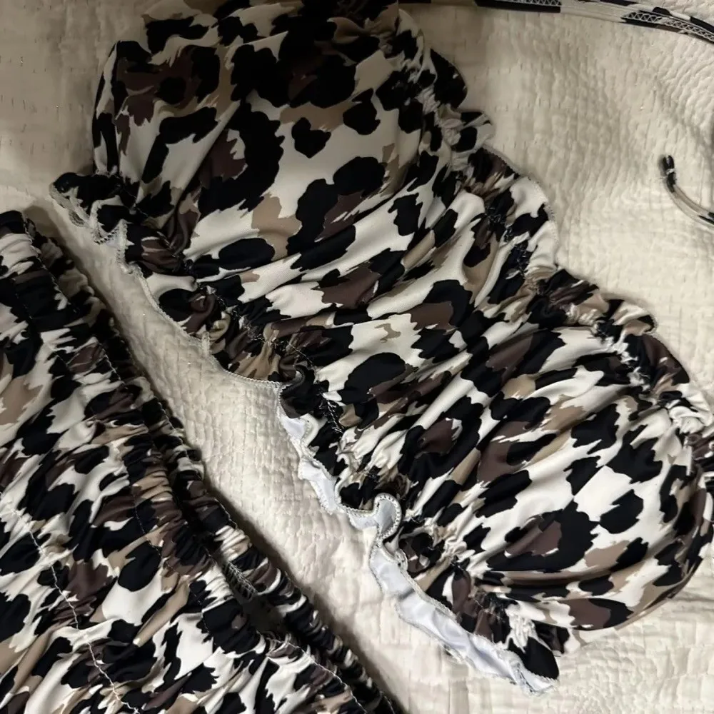 Traje de baño vintage con cuello y estampado leopardo - imagen 2