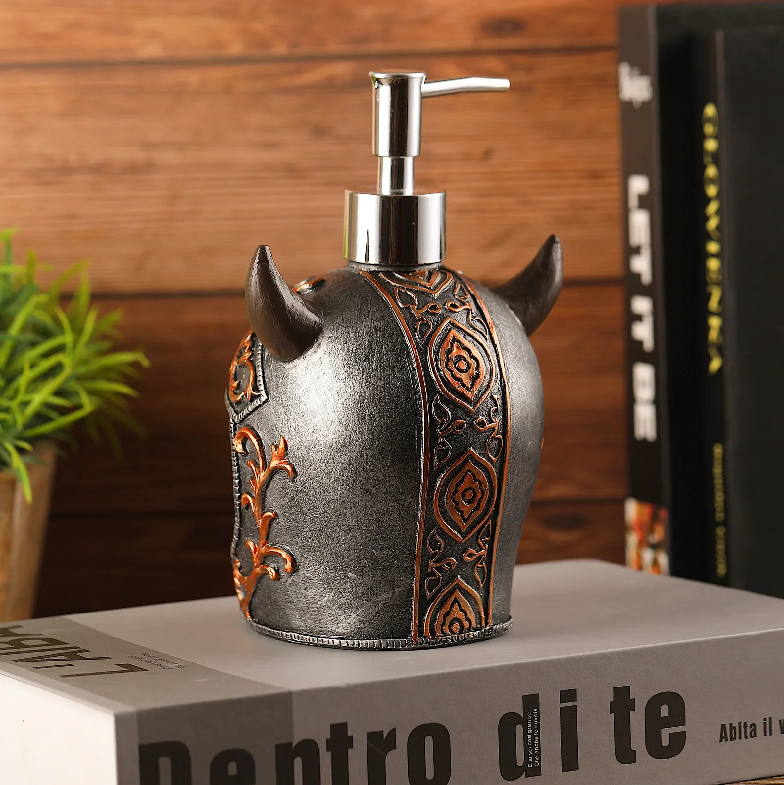 300ML Retro Empty Skull Soap Dispenser Bottle Refill Pump Bottles Lotion Holder  Foam Pump Bottles Halloween Decoration Ornament