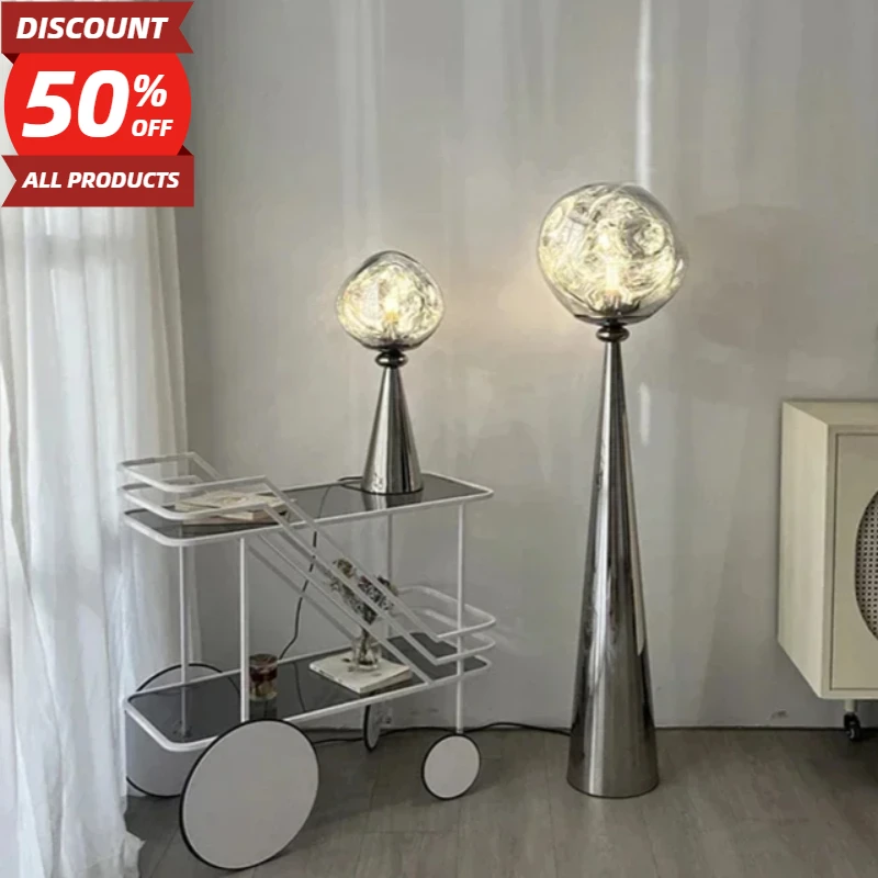 Italian Unique Modeling Floor Lamp Living Room Postmodern Designer Light Luxury Atmosphere High-end Sofa Vertical Table Lamp