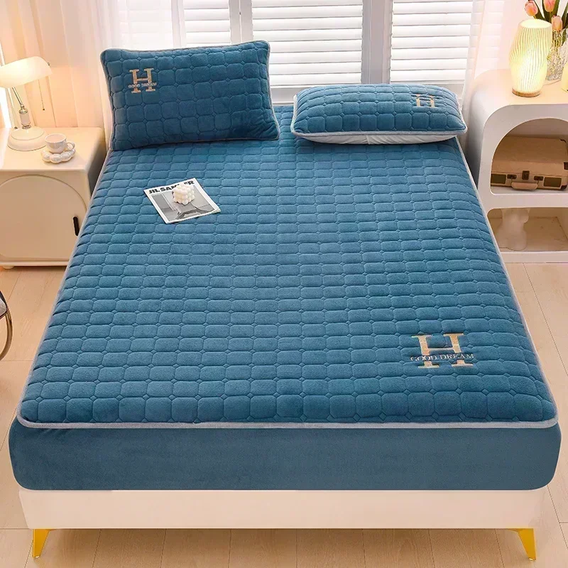 

2024 New Solid Color Antibacterial Embroidery Quilted Mattress Protector, Mattress Cover Home Furnishings, Bedding, Home Textile