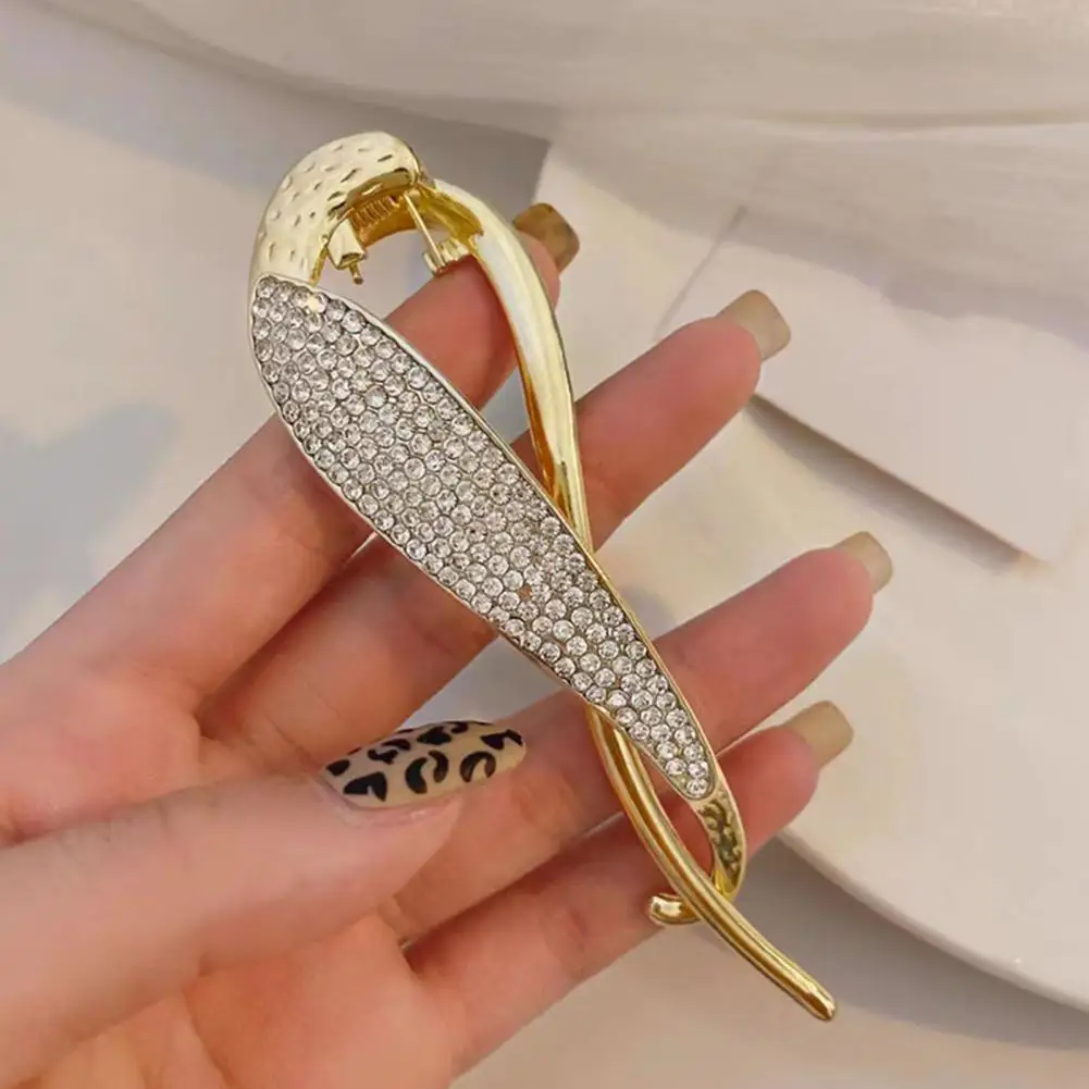 Non-slip  Fashion Temperament Lady Twist Hair Clip Jewelry Accessories Hair Clip Electroplating   Female Accessory