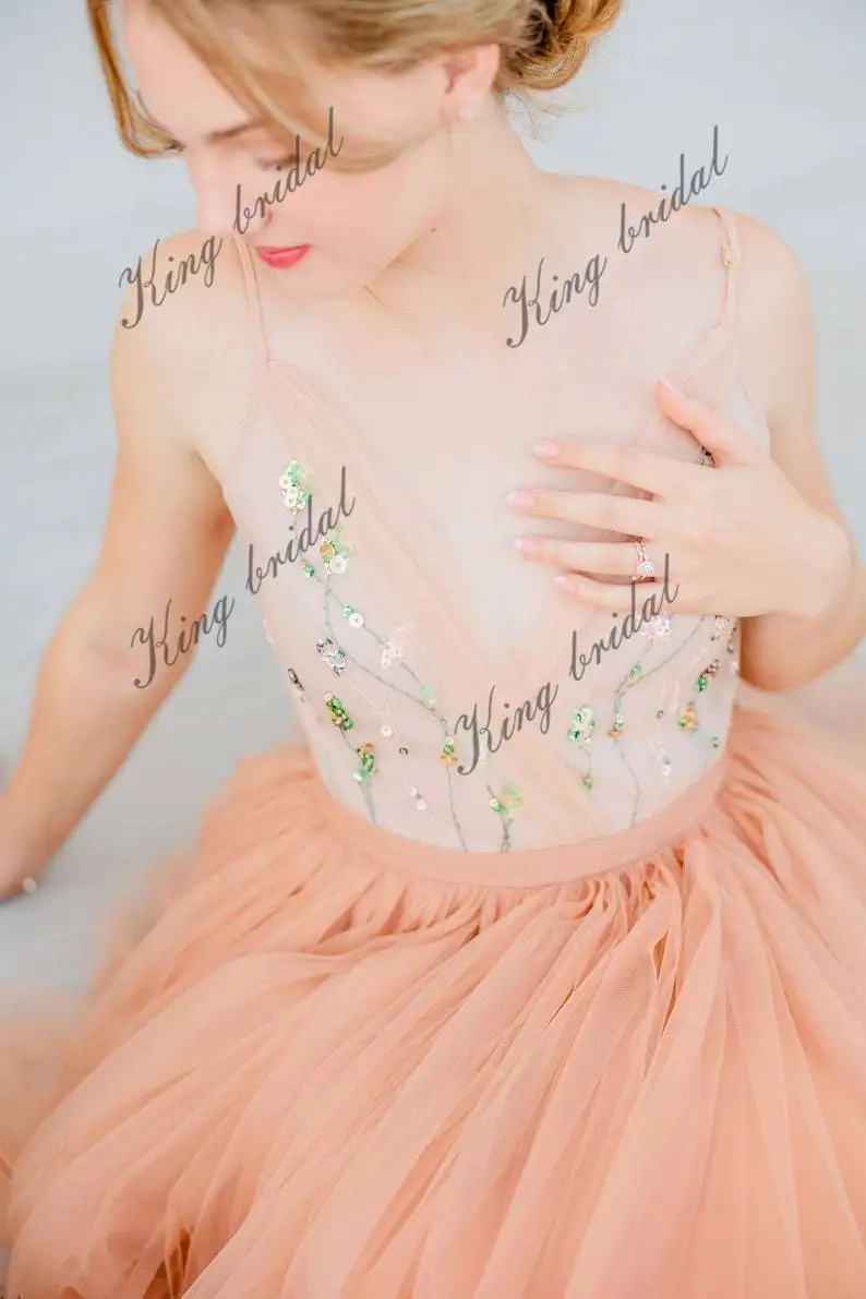 풀 A 라인 웨딩 드레스 핸드 자수 튤 볼륨감 있는 웨딩 드레스 브이넥 / 투명 백 신부 볼룸 드레스