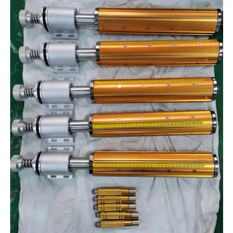 Hand expansion shaft expansion shaft, feeding and receiving shaft sleeve melt blown cloth belt magnetic powder correction device