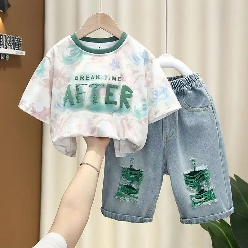 

Boys Summer 2026 New Two-Piece Outfit Set Short-Sleeved T-Shirt And Denim Shorts Stylish Children's Clothing Set