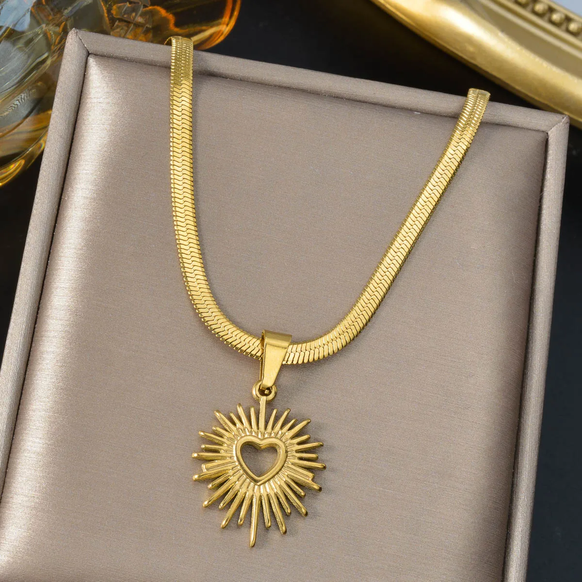 Romantic Heart Pendant Snake Chain 18K Gold Plated  Stainless Steel Charm Necklace Stackable Jewelry Accessory For Women Gift