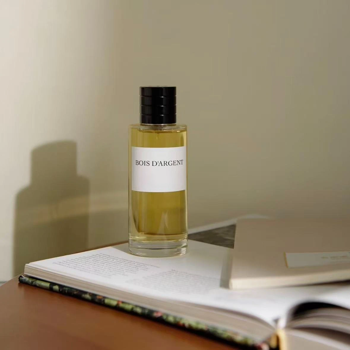 100/125ML ノーブルトレンド香水 エレガントで高貴な雰囲気を醸し出す 魅惑的で中毒性のある雰囲気を添える デートに最適