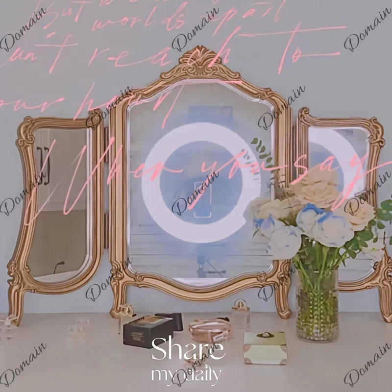 X46 Retro Dresser Decorative Mirror French Desktop Wall-mounted Tri-fold Mirror Three-sided Bedroom European Folding Makeup Mirr