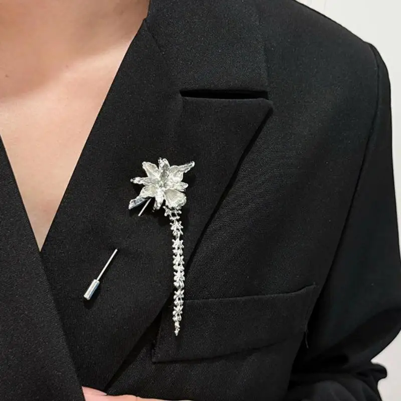 1pc New Fashion Elegant Retro Flower Shape Brooch Clothing Accessory For Women Stylish Daily Wear Party Decor