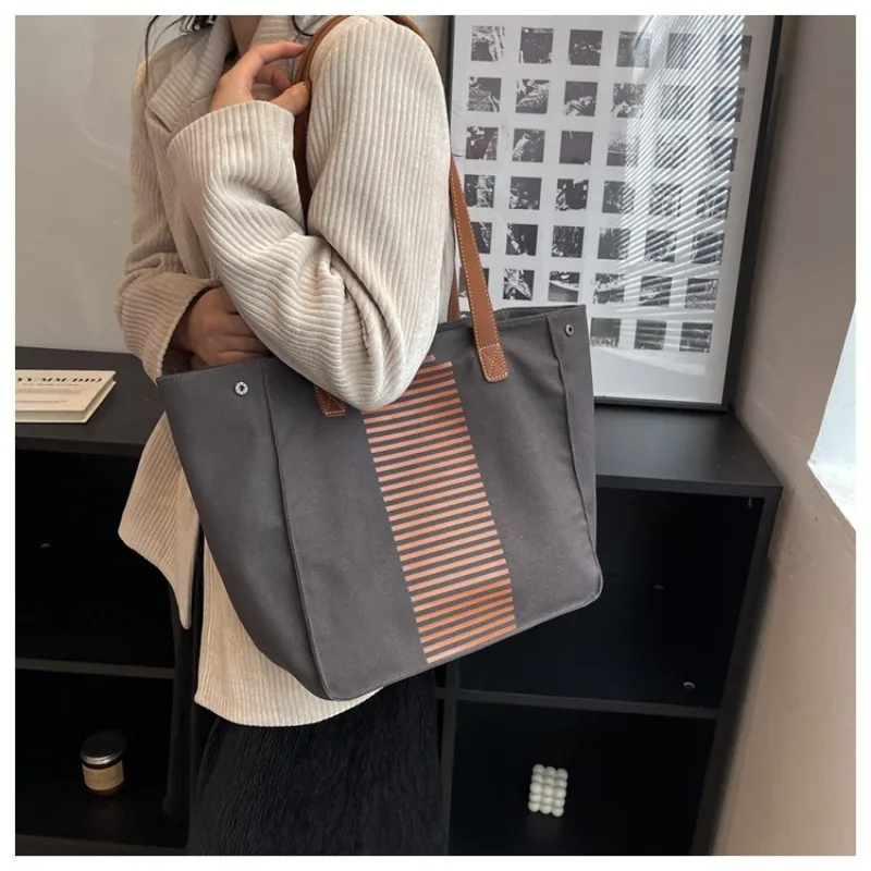 Large Capacity Canvas Bag for New Fashion Commuter Tote College Students Class Shoulder Women\'s Bags Trend 2023 Designer