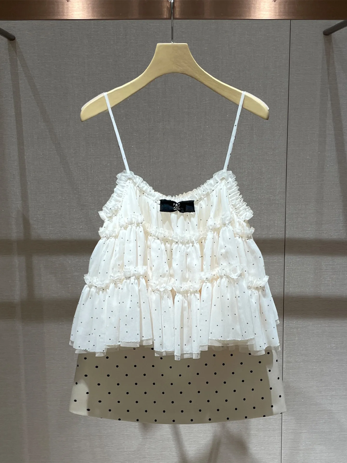 Korean wear suit 26 summer foreign style age reduction loose suspender top polka dot skirt