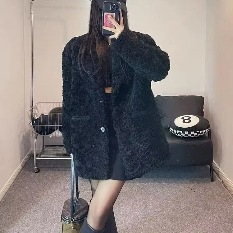 

Black Faux Fur Jacket Lamb Fur Integrated Thickened Medium Length Suit Collar Women's Winter Outerwear Casual Style Standard Fit