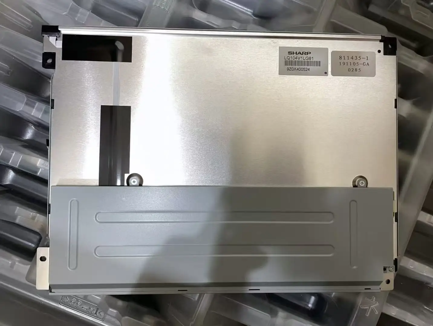 หน้าจอ LCD รุ่นใหม่ ขนาด 10.4 นิ้ว รุ่น LQ104S1LG81