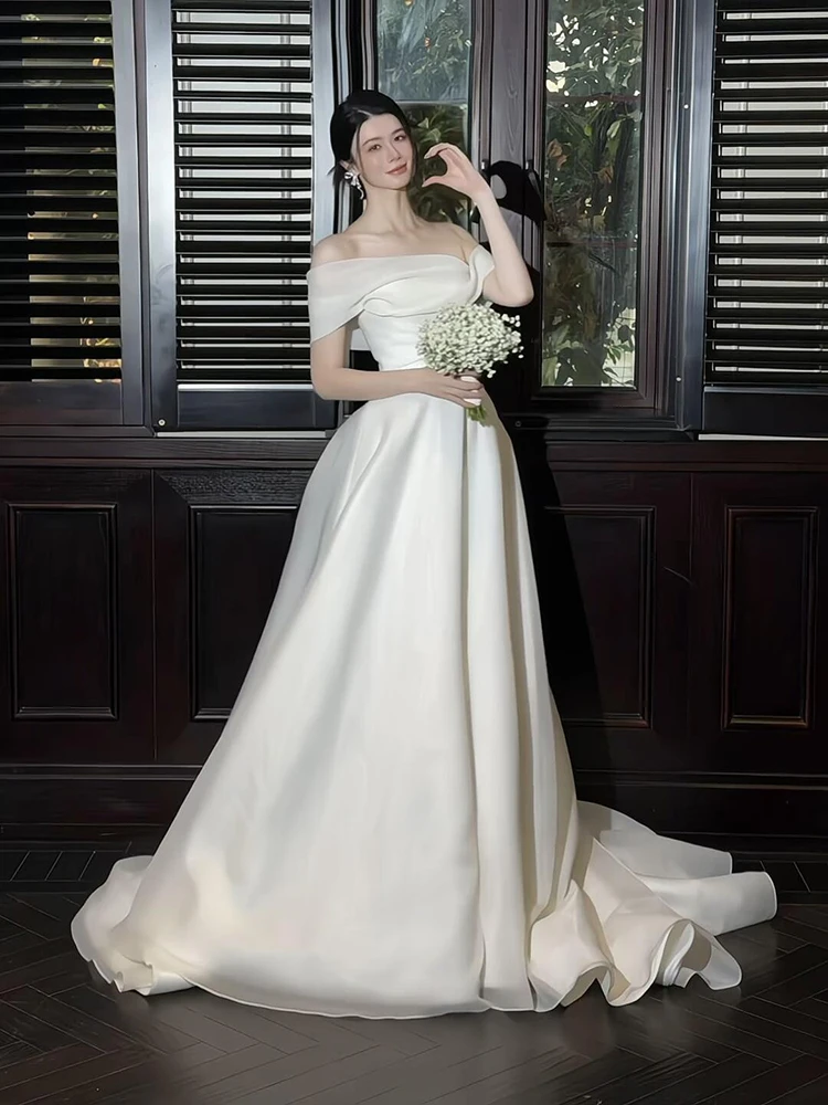 فستان زفاف أنيق وبسيط على الطراز الكوري موديل 2025 الجديد، خفيف الوزن وعالي الجودة للعرائس الصغيرات