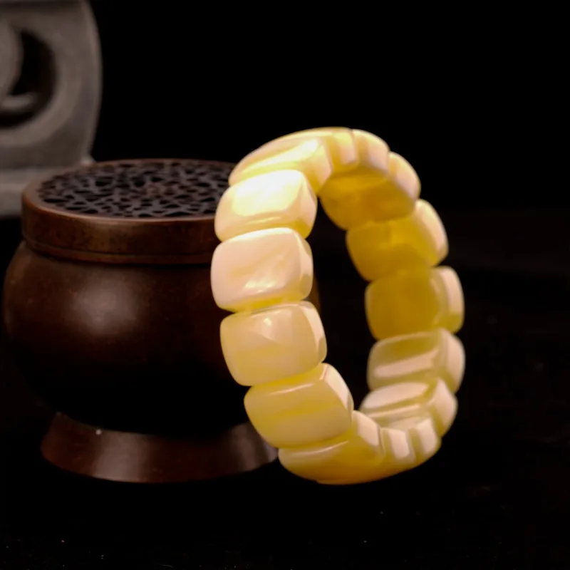 

White Wax Bracelet Bracelet, Suitable for Daily Wear, Unisex Design.