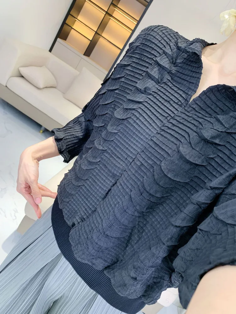 مياكي بلون فضفاض مطوي تي شيرت المرأة نصف الياقة المفتوحة كم باتوينغ قمة 2025 موضة الصيف عادية كم قصير