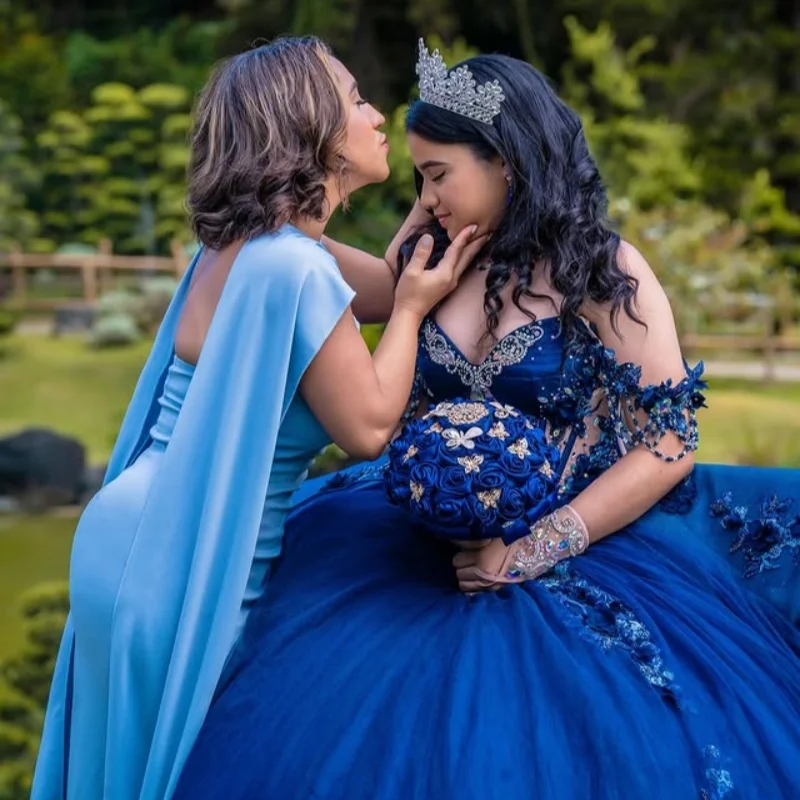 

Синие платья Quinceanera по индивидуальному заказу с открытыми плечами, блестящая аппликация, 3D цветок, кружевное многослойное платье с длинным хвостом, Vestido 15, Quinceanera