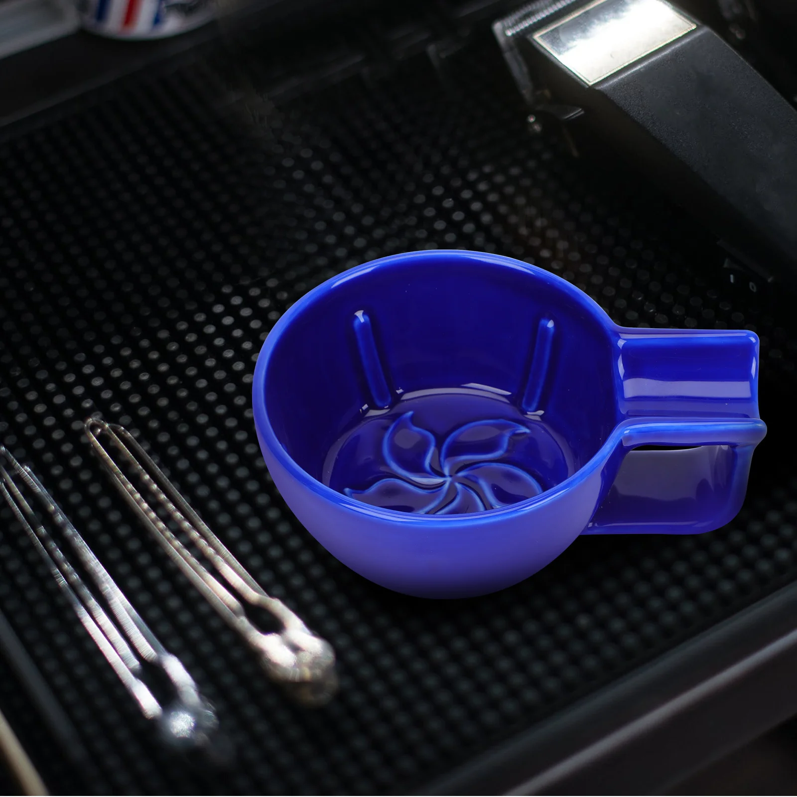

1Pcs Fine Craftsmanship Ceramic Shaving Bowl Non Cut Edge Thick Material Shaving Foaming Bowl for Men Daily Grooming