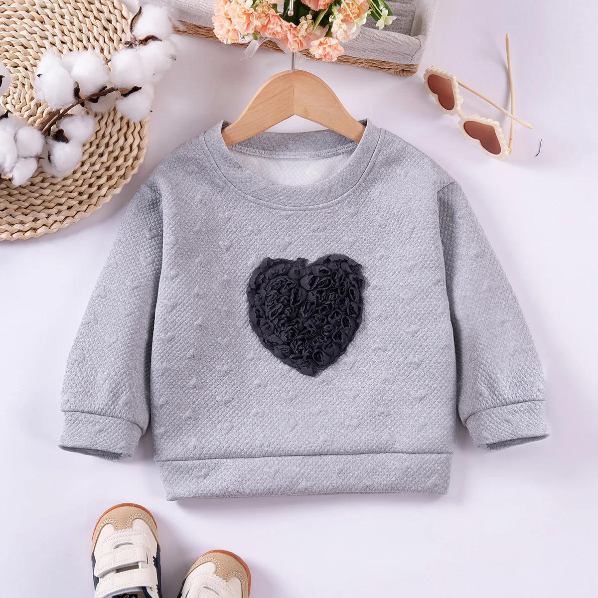 Recién llegado, sudadera de manga larga para niño niña, Top cálido de cuello redondo con estampado de corazón y rosa, sudaderas con capucha para niña de 1 a 7 años