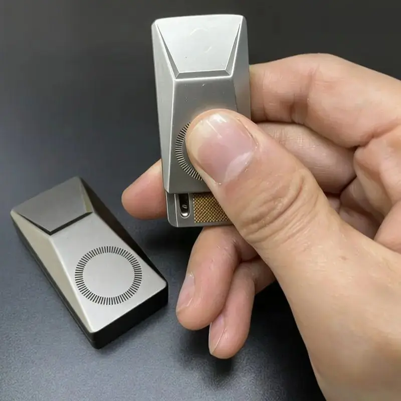 1 Stück Cyber-Style Truck Push Card Spielzeug Metall EDC Fidget Slider Stressabbau Mini-Auto-Modell Schreibtisch-Spielzeug für Erwachsene Geschenk