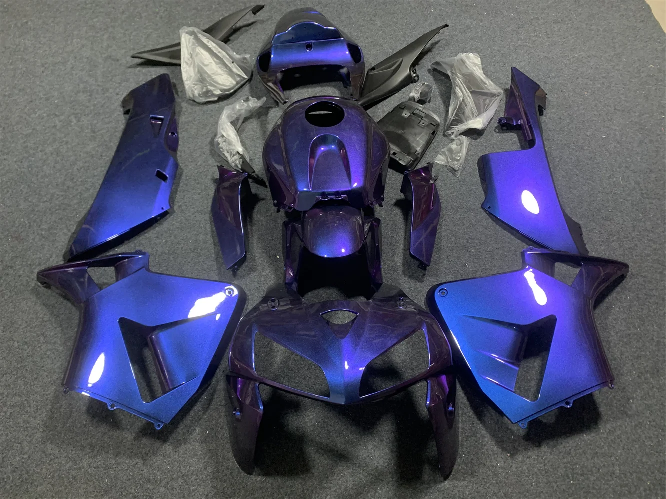The motorcycle fairing kit is suitable for CBR600RR F5 2005 2006 CBR600 2005 2006 body fairing blue and purple motorcycle shell
