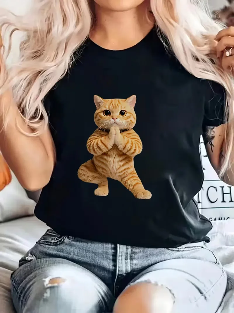Cute Orange Tabby Cat Praying Print T-shirt Loose Round Neck Short Sleeve Tee, Adorable Kitten Graphic Cotton Top for Women