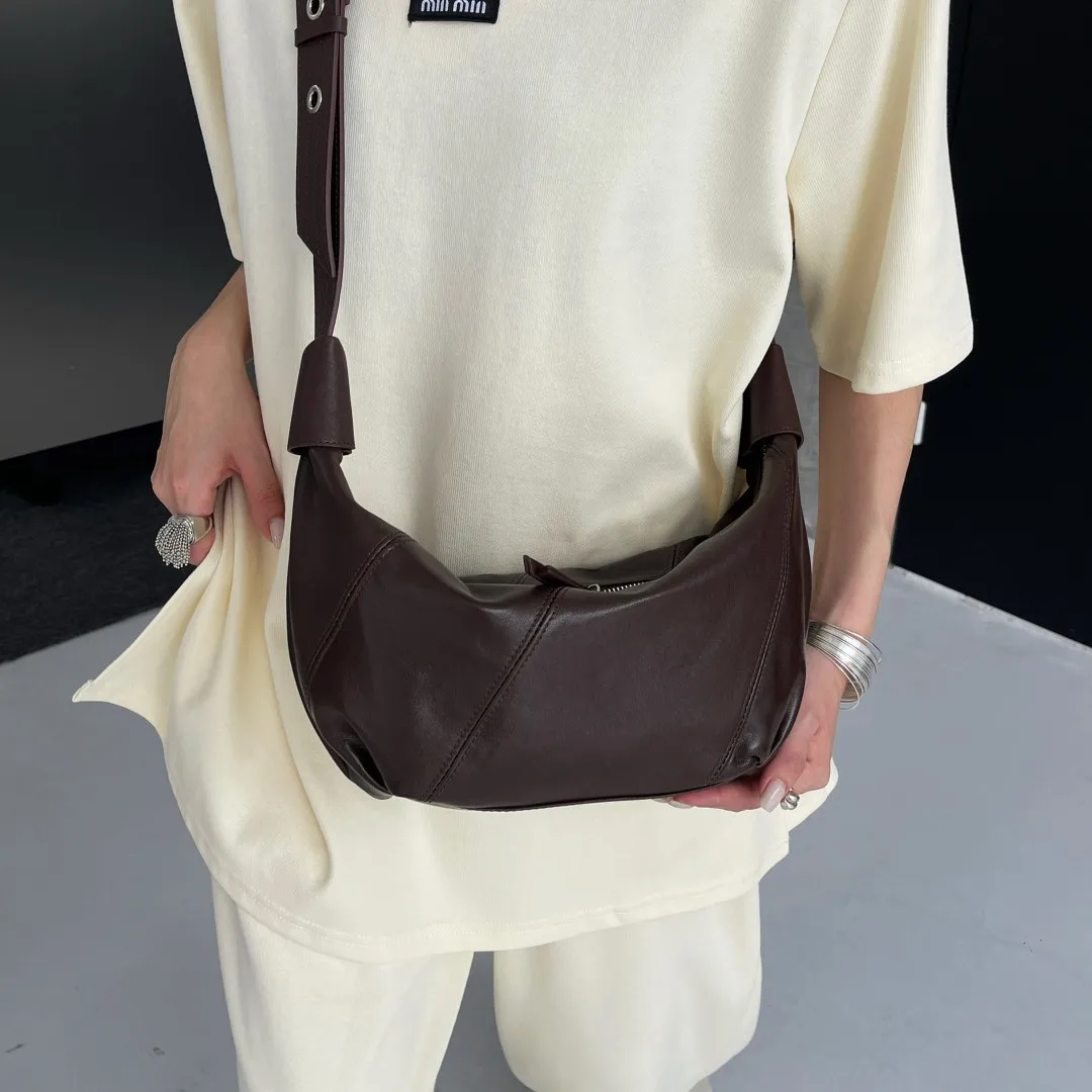 

2025 New High-end Croissant Small Cowhide Niche Dumpling Bag Autumn and Winter Shoulder Crossbody Breast Bag