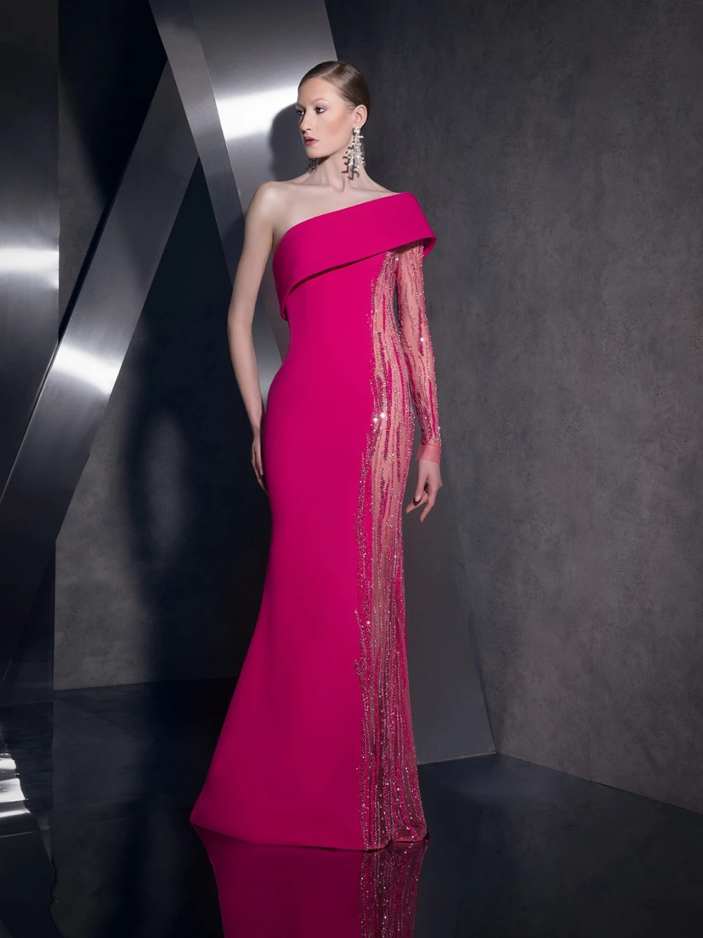 Couture-style Beaded One Sleeve Evening Dress Bright Graceful Shiny Prom Gown Customized Smooth Satin Fantasy Cocktail Wear