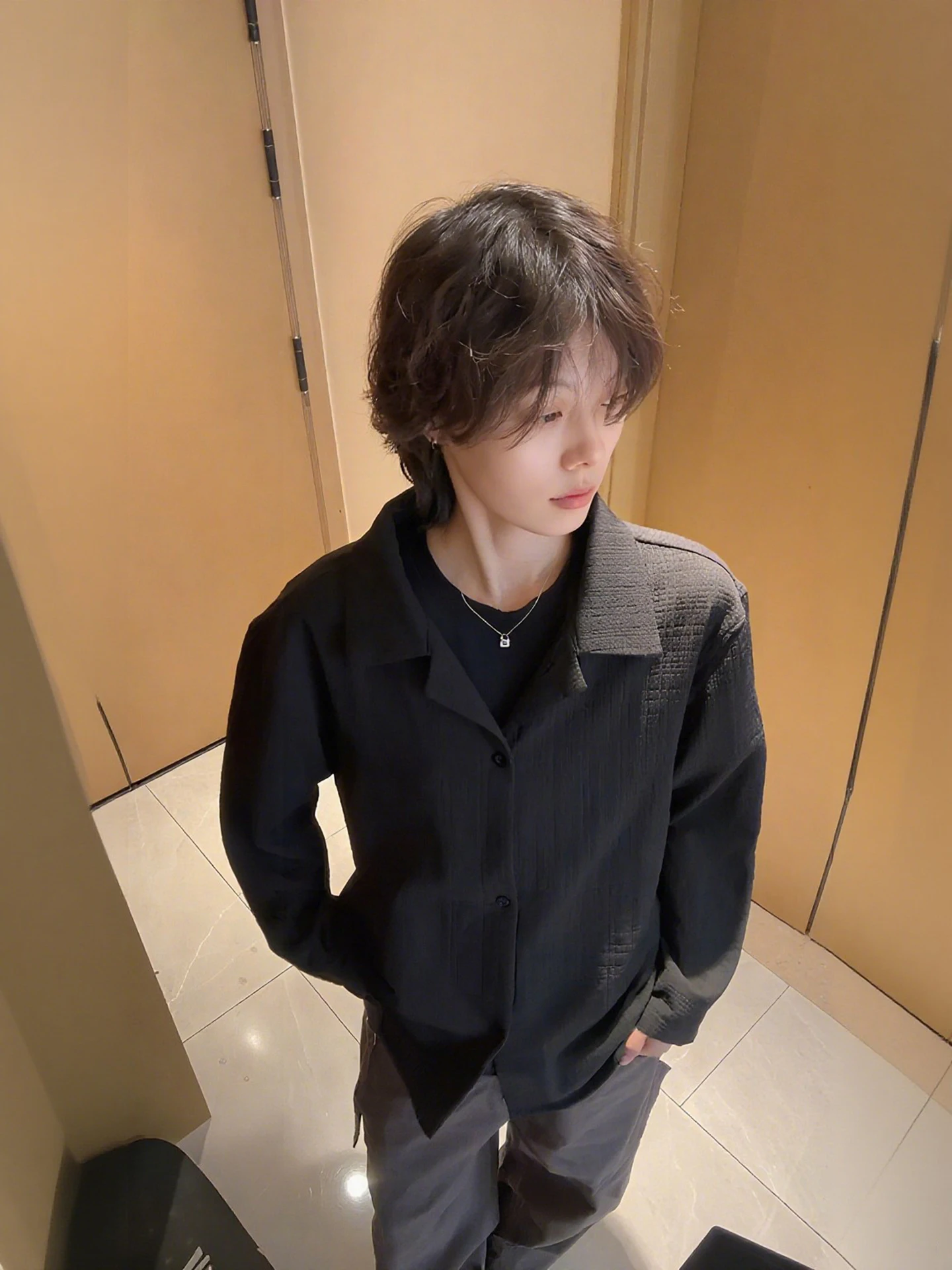 

Тонкая рубашка унисекс с длинным рукавом для ранней осени, с вышивкой, отложным воротником, нейтральная, для пар, пальто-рубашка