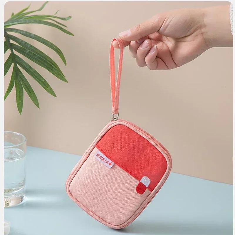 Mini Portable Medicine Bag First Aid Kit Medical Emergency Kits Organizer Outdoor Household Medicine Pill Storage Bag Pouch