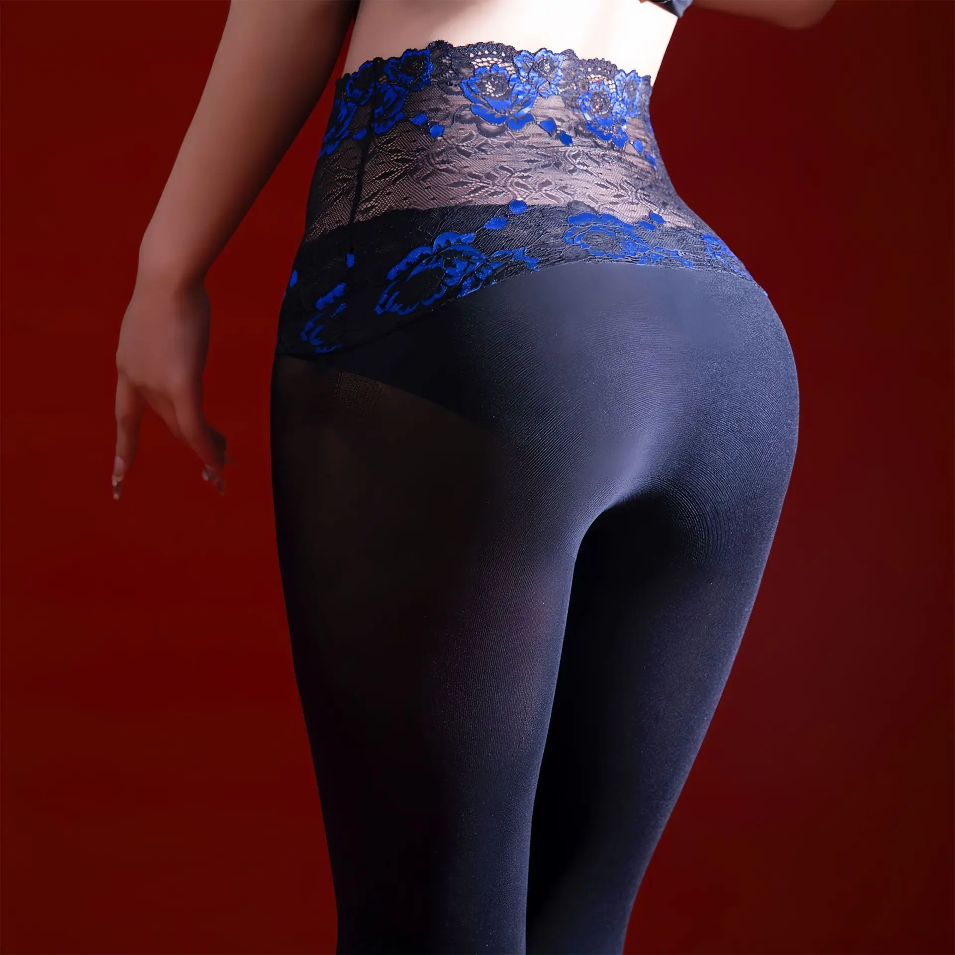 meia-calca-de-cintura-alta-em-veludo-para-mulheres-plus-size-20d-com-detalhes-em-renda-confortavel-em-lycra-preta