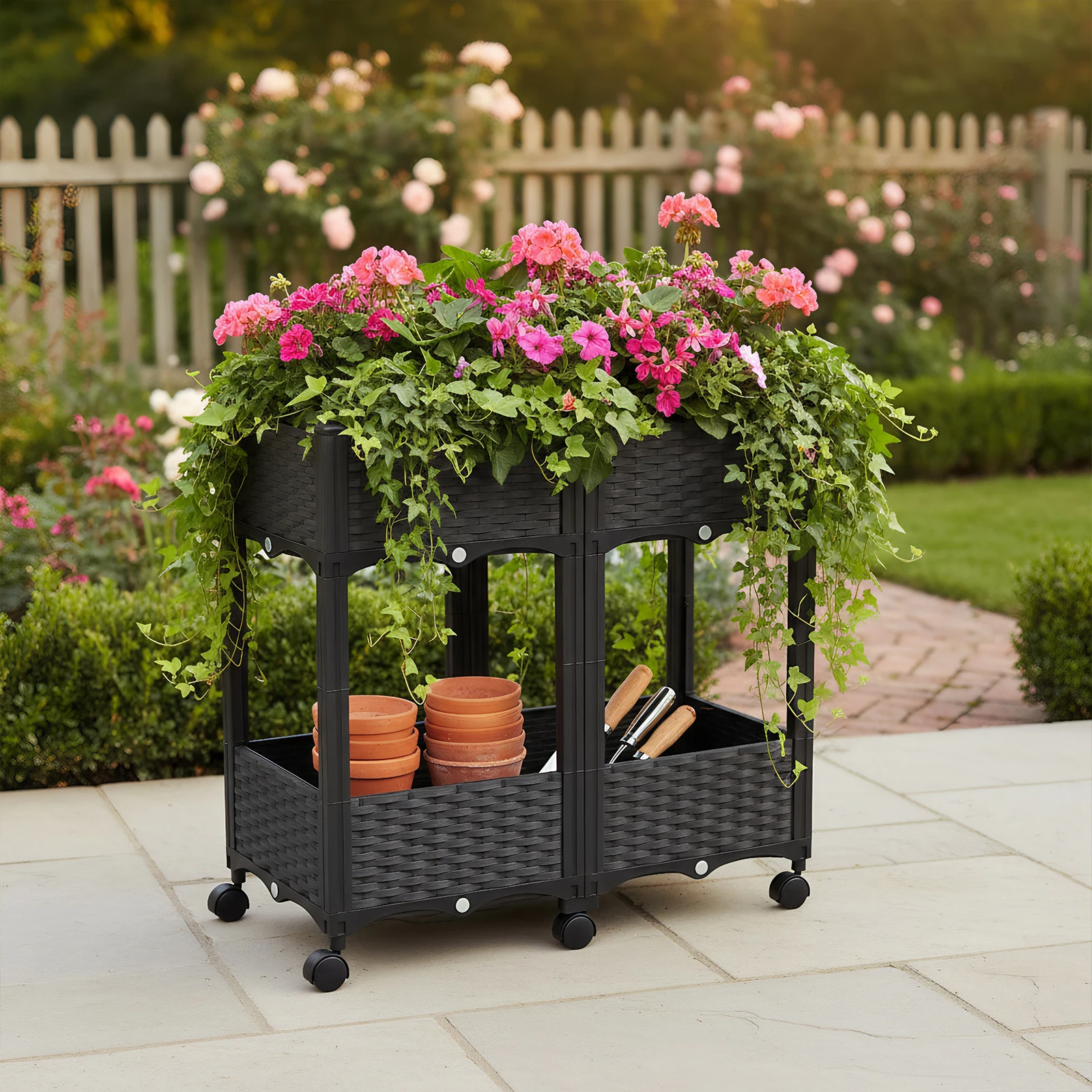 

Приподнятая грядка на колесах для уличных растений (B)