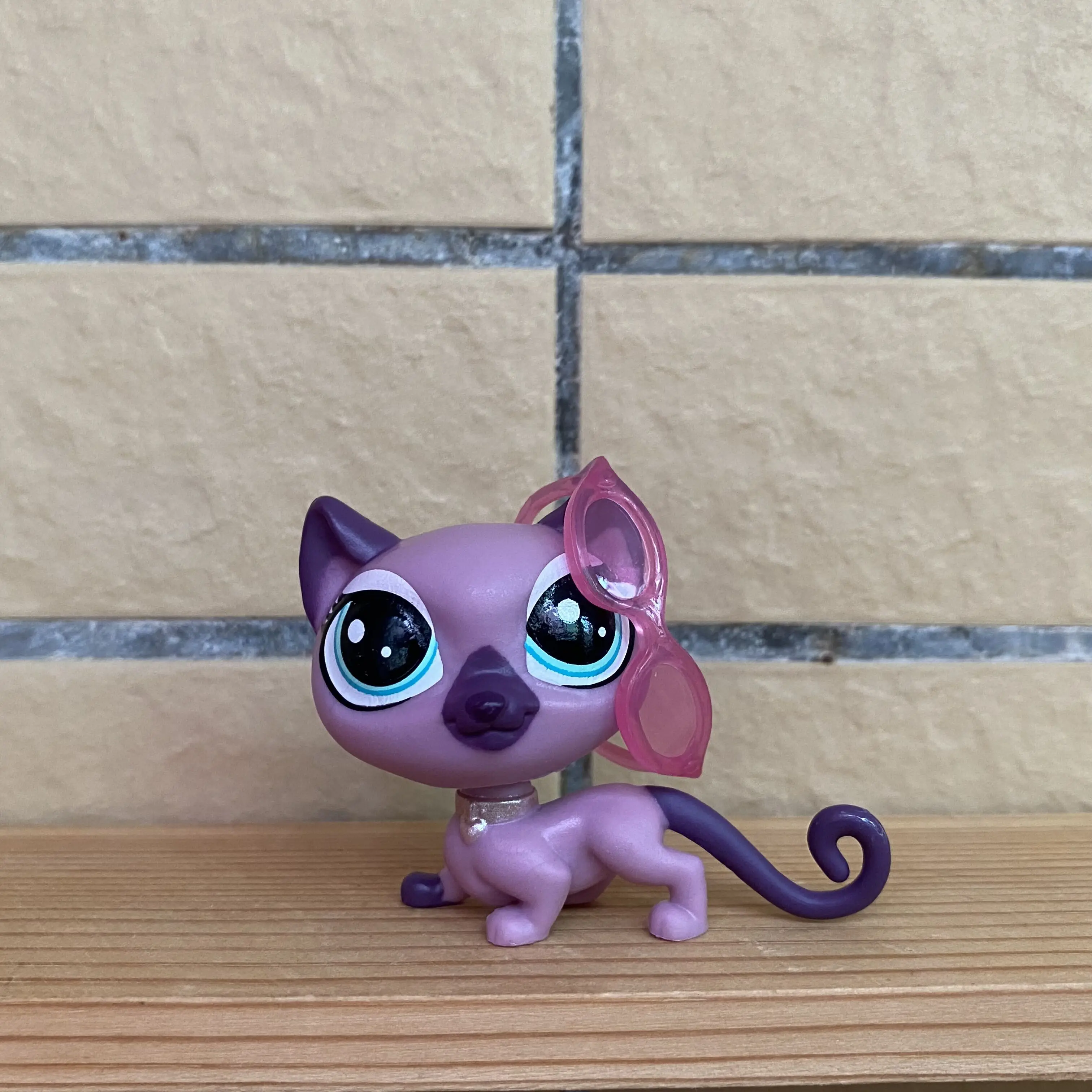 2 INCH  Littlest Pet Shop Pets in The City # 34 Silky ROWLER Purple Cat Christmas toy gift