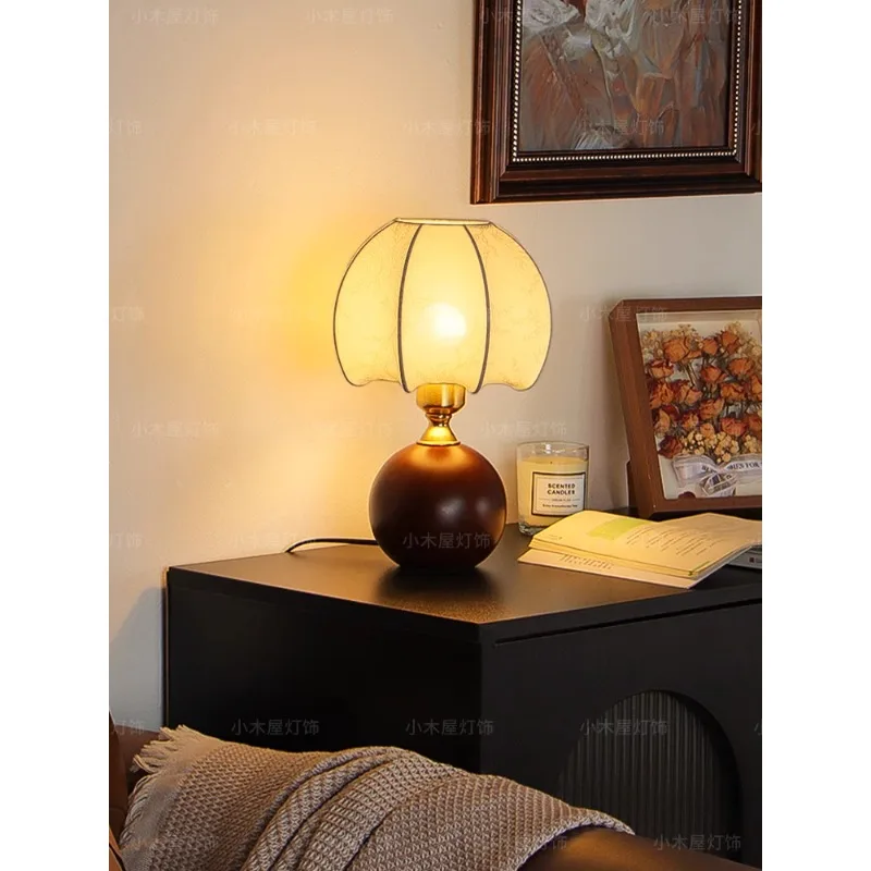 

Aesthetic retro bedroom study bedside ambient light wedding lamp