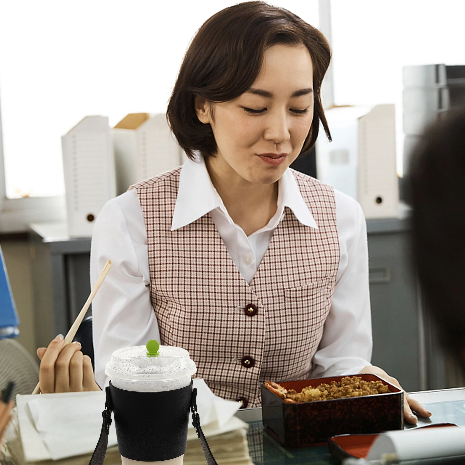 

1Pcs PU Cup Sleeve Milk Tea Protective Cover Durable Handle Strap Heat Resistant Beverage Cup Protector Portable Sleeve