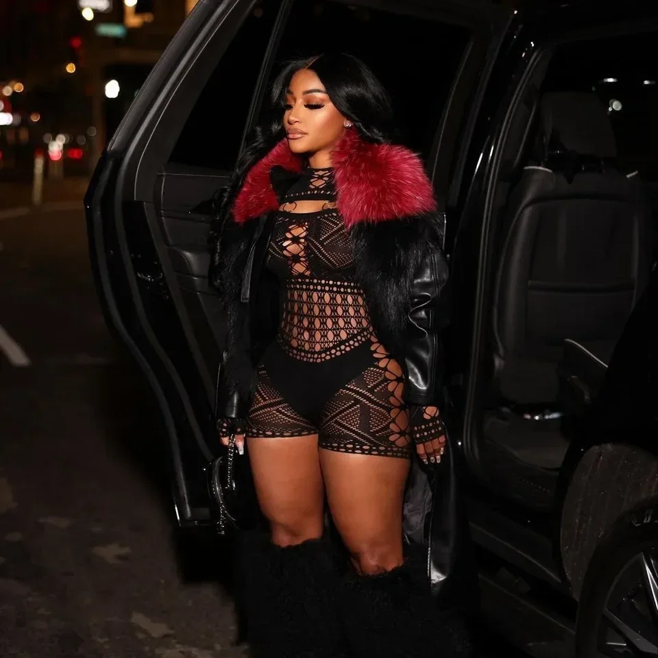 Mono corto Sexy de malla transparente con agujeros para mujer, peleles de manga larga, pantalones cortos ajustados, mono de una pieza