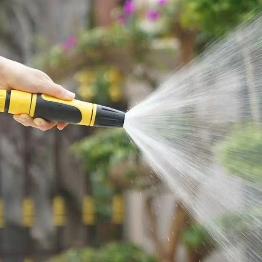 

Adjustable High Pressure Nozzle Portable Pipe Fittings Garden Watering Nozzle Plastic Car Cleaning Tool Outdoor Cleaning