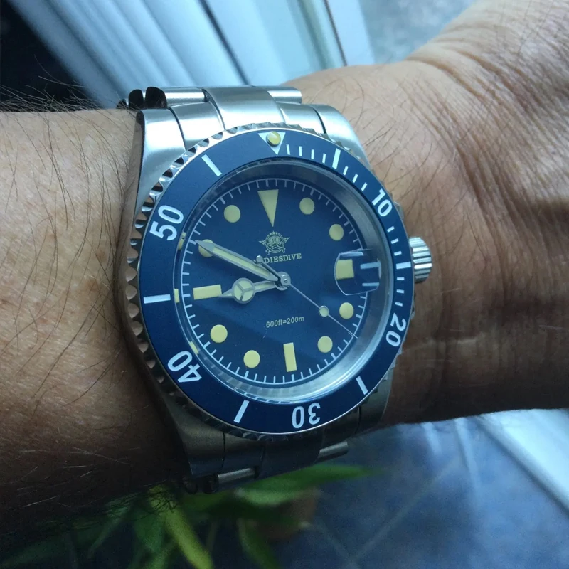 Addiesdive AD2054 كوارتز ساعة اليد للرجال الفولاذ المقاوم للصدأ السيراميك الحافة ساعة الأعمال سوبر مضيئة 200 متر مقاوم للماء الساعات