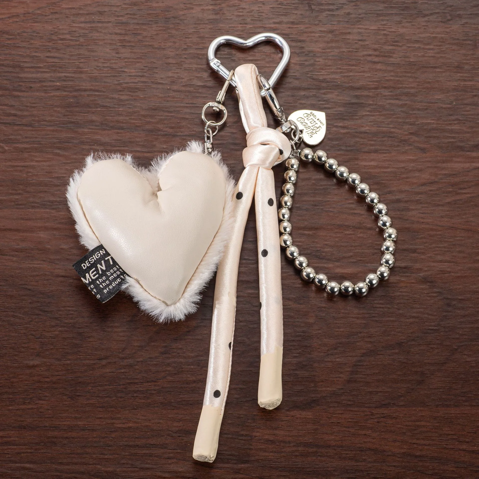 فو الفراء القلب المفاتيح لطيف حقيبة قطيفة قلادة اليدوية التسمية النساء Keyrings اكسسوارات السيارات لينة القلب سحر هدية للفتيات