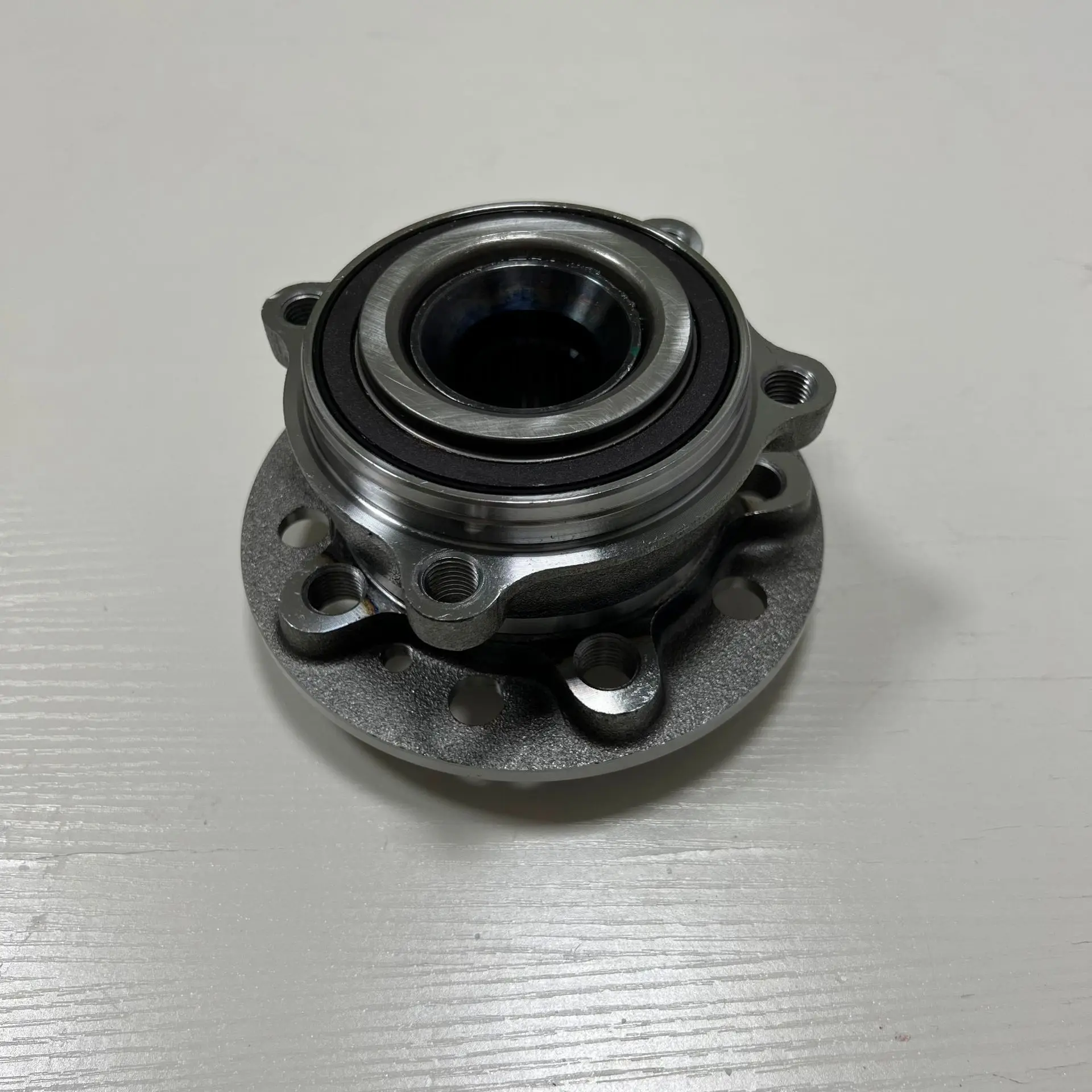 Front Wheel Hub Bearing For Mercedes Benz C300 C400 E400 C43 AMG GLC43 AMG C450 OEM# 2053340300 A2053340300