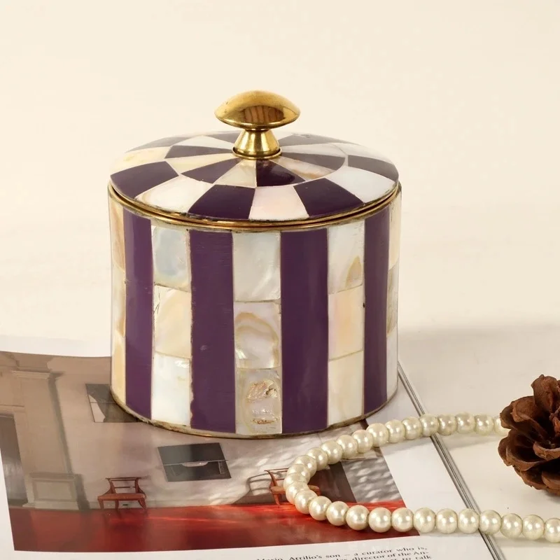 boite-a-bijoux-incrustee-d'os-indien-fait-a-la-main-et-pot-de-rangement-decoration-d'interieur-premium