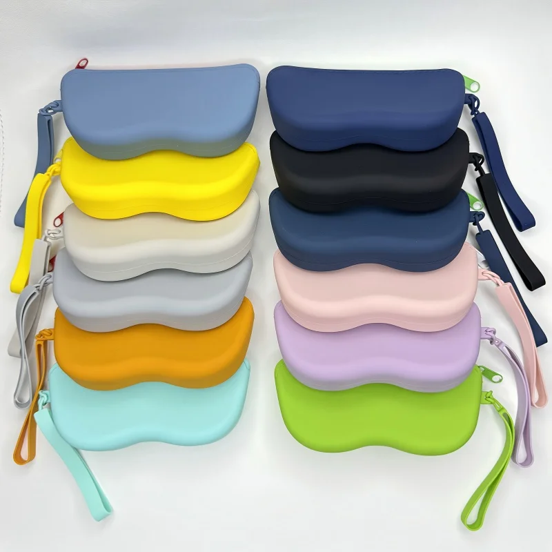 1PC Random Color Portable silicone sunglasses case, soft glasses bag with wristband, multi-color protective glasses storage bag