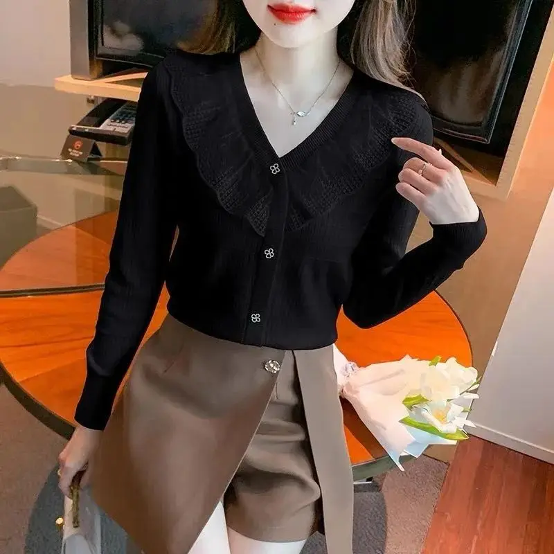 

Women's Long Sleeve Fashion Base Layer Top Lace Patchwork V-Neck Knitted Sweater