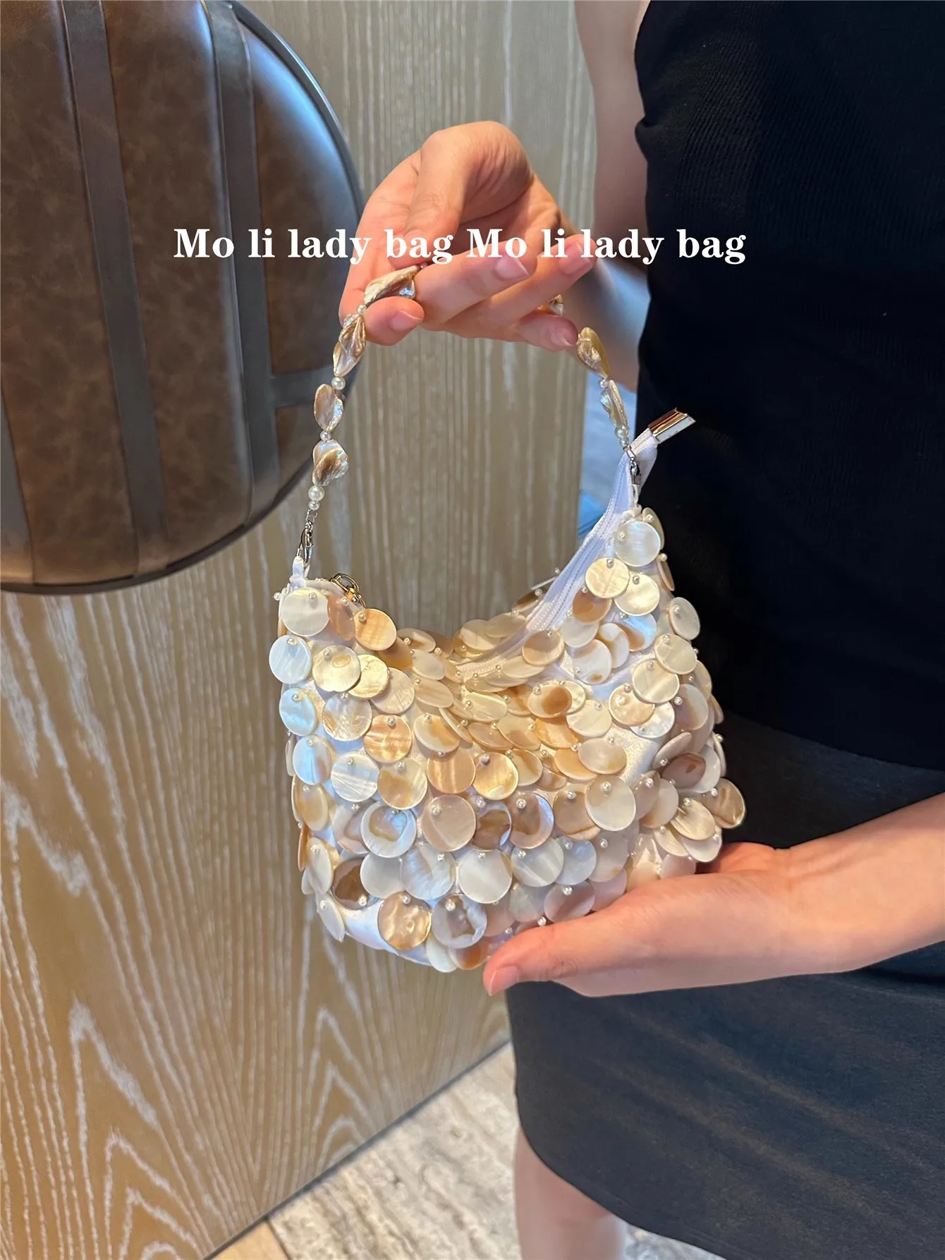 

Fashion Shell Case Beaded Handmade Clutch Purse Luxury Women Satin Handbag Beads Beading Hobo Bag Female Shoulder Bag