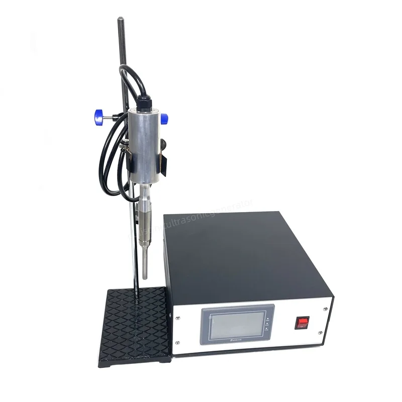 موحدة توزيع الخلايا بالموجات فوق الصوتية لسطح المكتب لجزيئات النانوغرافين في مختبر المدرسة
