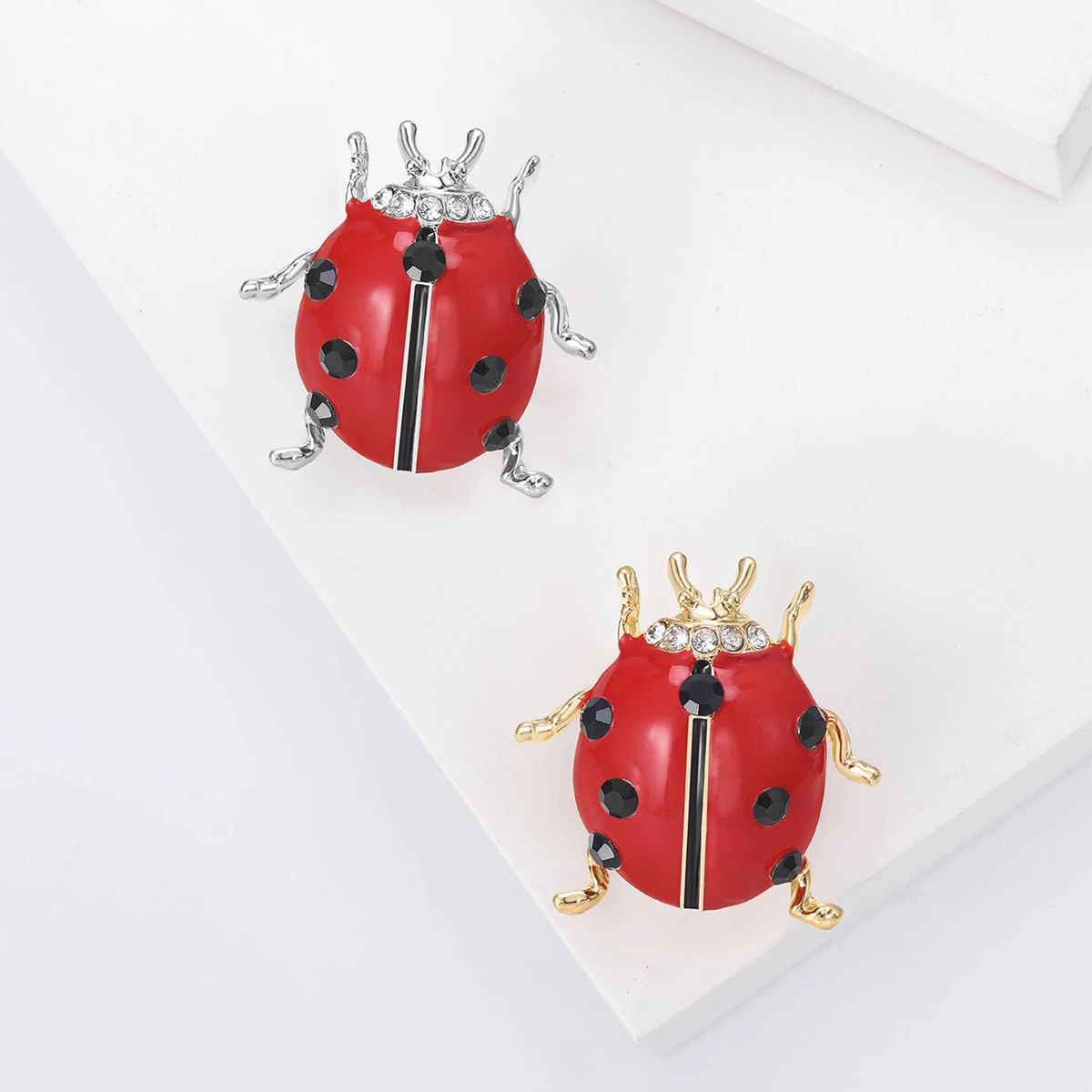 Rhinestone Seven Star Ladybug Brooches for Women Unisex Enamel Insect Pins Banquet Party Backpack Gifts Jewelry Accessories