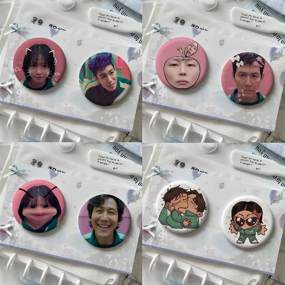 شعبية الألعاب الكورية شارات زر PinsBrooch الإبداعية مضحك يقتبس شارة الملابس على ظهره مجوهرات هدية للأطفال الأصدقاء