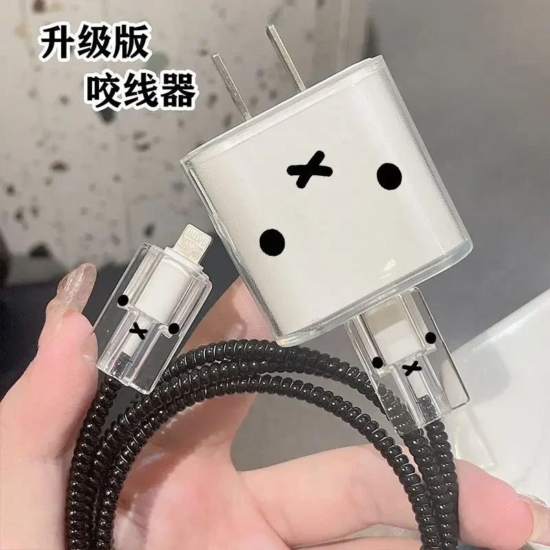 Kawaii Miffy Apple 15 16 Penutup Pelindung Kabel Data IPhone 11 12 13 14 Pro Max Pengisi Daya Cepat 20W Penutup Pelindung Kabel Pengisi Daya