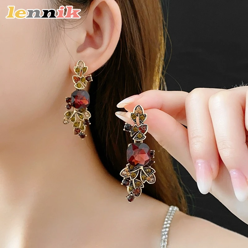 Women's Retro Square Leaf Diamond Necklace Set, Vintage Luxury