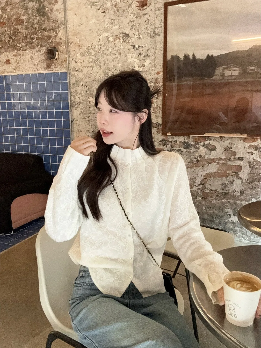 

Women's Stand Collar Pleated Floral Embroidery Bell Sleeve Shirt Spring 2026 New Style Gentle Elegant Loose Slimming Top